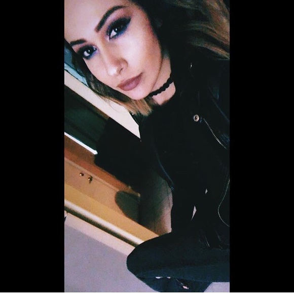 Meet your Posher, Veronica - Picture 1 of 1